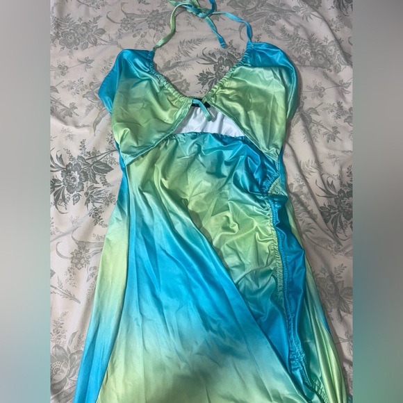 CRISS CROSS STRAPLESS CLUB DRESS - Picture 2 of 3